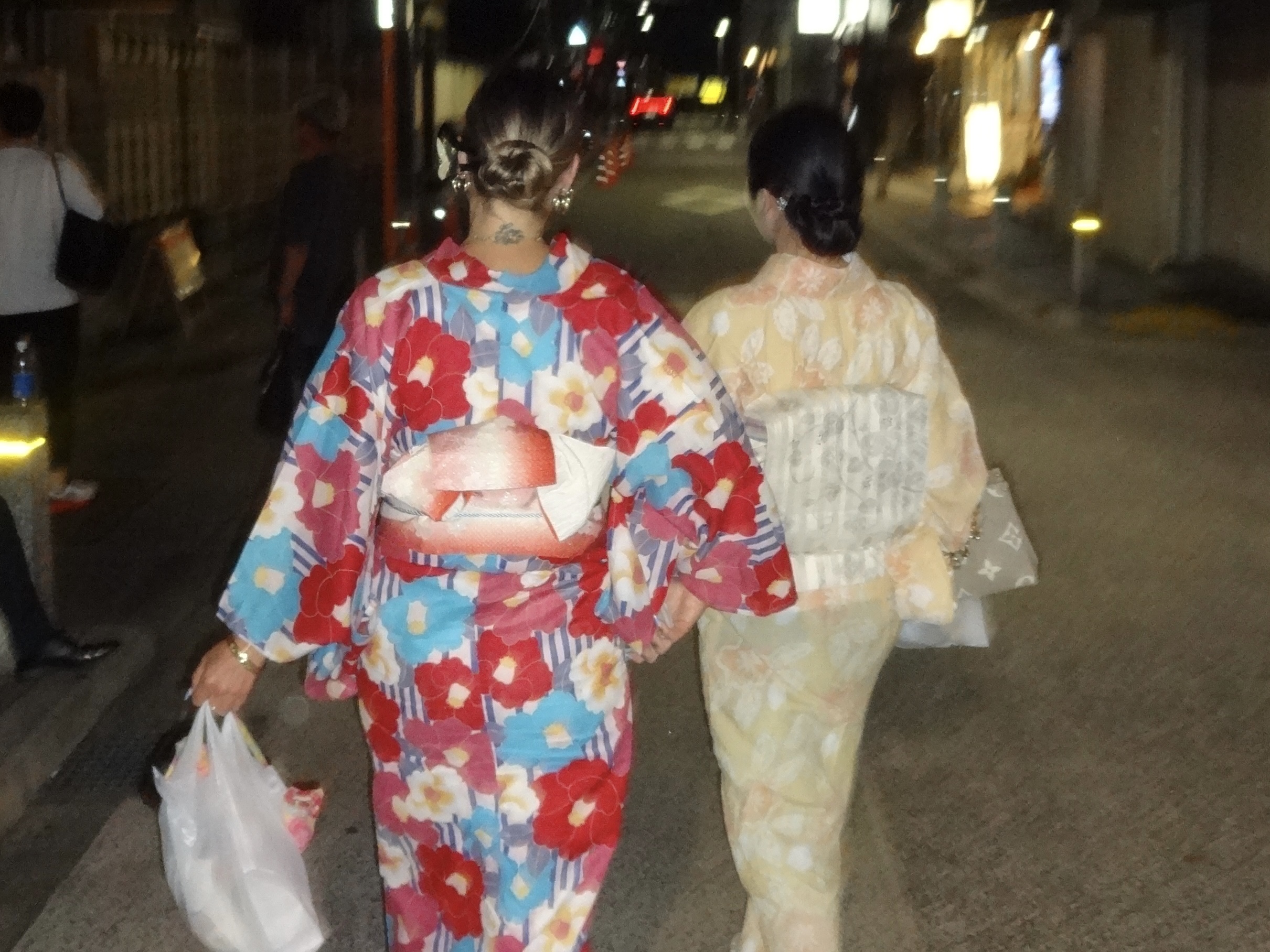 Walk Through Tokyo in a Yukata: A Guided Cultural Tour