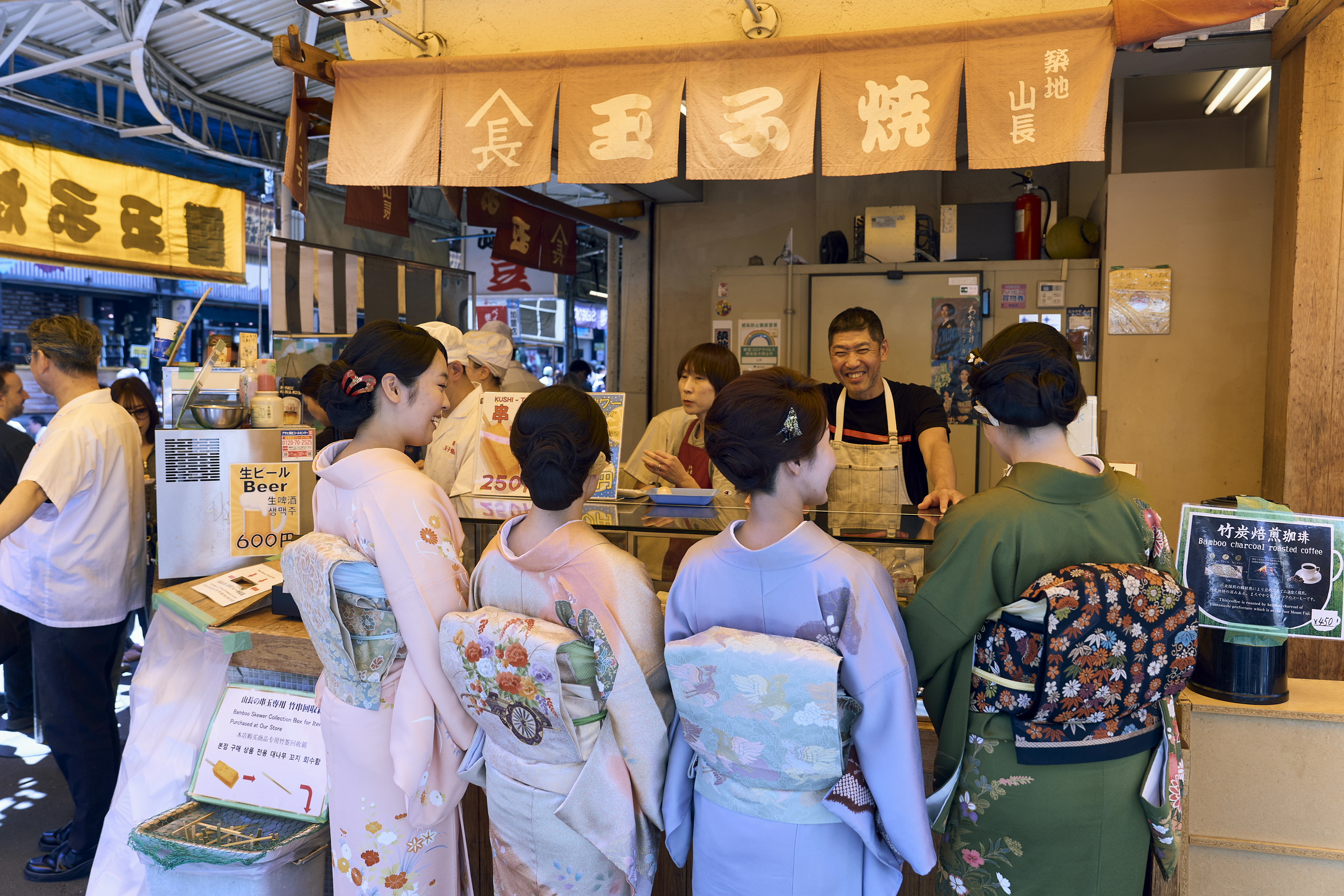 Can Foreigners Wear Kimono? Enjoy an Authentic Tsukiji Experience in Traditional Japanese Clothing